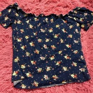 cute floral crop top 🌸